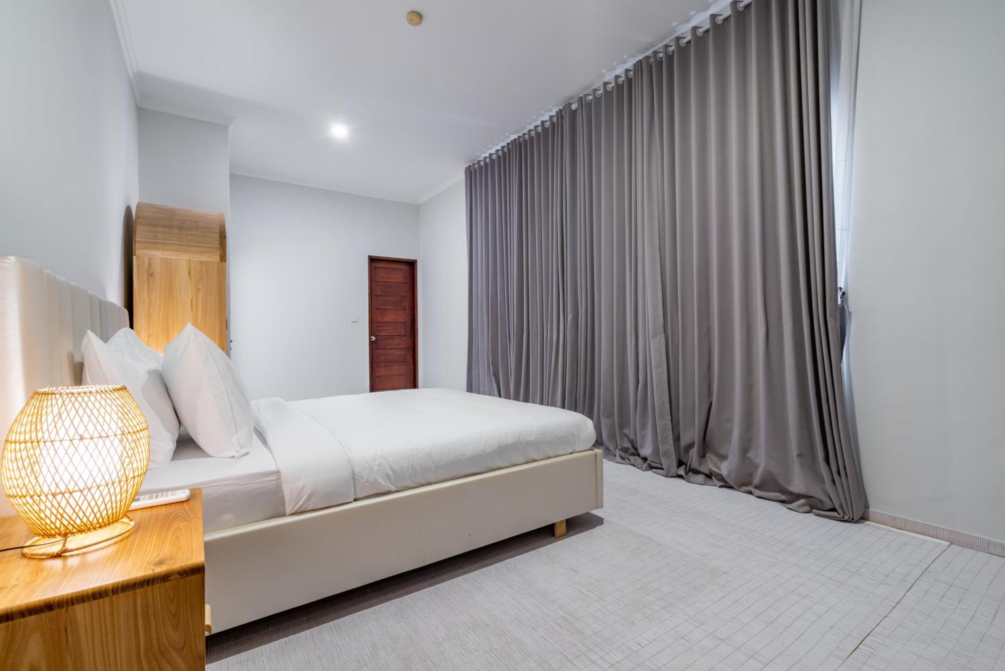 Villa Zoya - 10 Mins Walking To Batu Bolong *