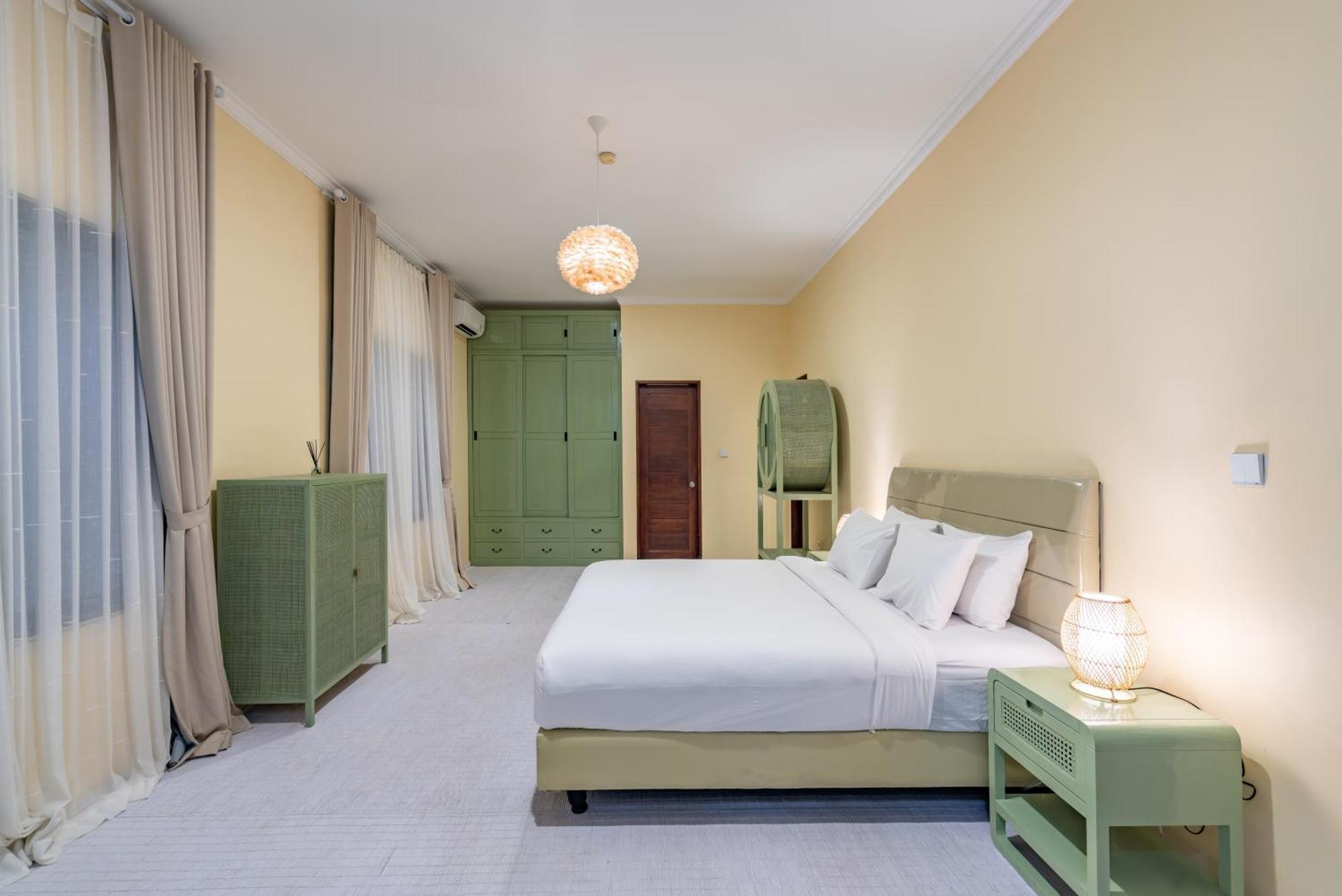 Villa Zoya - 10 Mins Walking To Batu Bolong